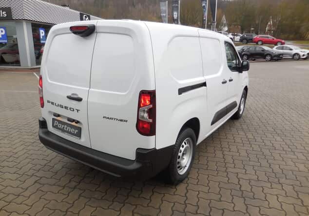 Angebotsdetails Peugeot Partner L2 BlueHDi 130 EAT8*Kamera-NAVI* Kaolinweiß