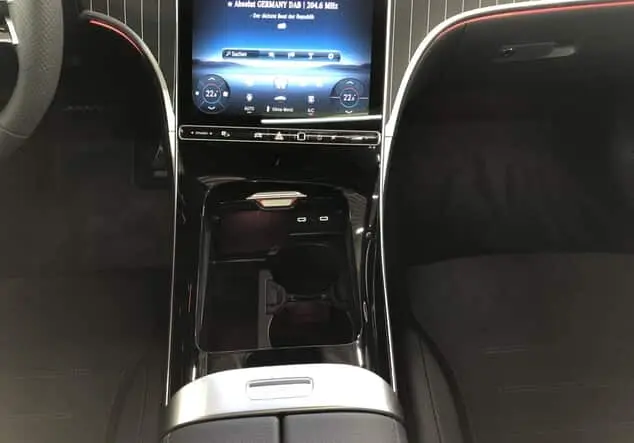 Angebotsdetails Mercedes-Benz C-Klasse 300 4MATIC T-Modell Schwarzlack obsidianschwarz