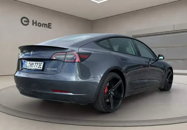Angebotsdetails Tesla Model 3 Performance grau