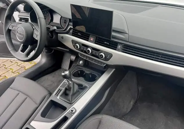 Angebotsdetails Audi A4 2.0 16V TFSI S tronic Ibisweiß