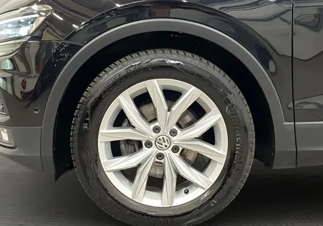Angebotsdetails Volkswagen Tiguan 1.5 TSI 'IQ.DRIVE' / STANDHEIZUNG /AHK Schwarz (Deep Black Perleffekt)