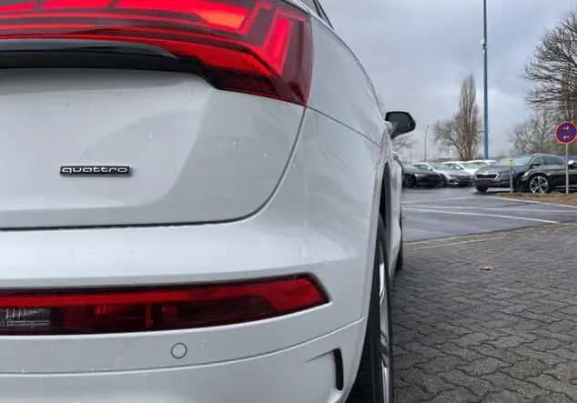 Angebotsdetails Audi Q5 S line business 40 TDI 150 (204) kW(PS) S tronic Arkonaweiß