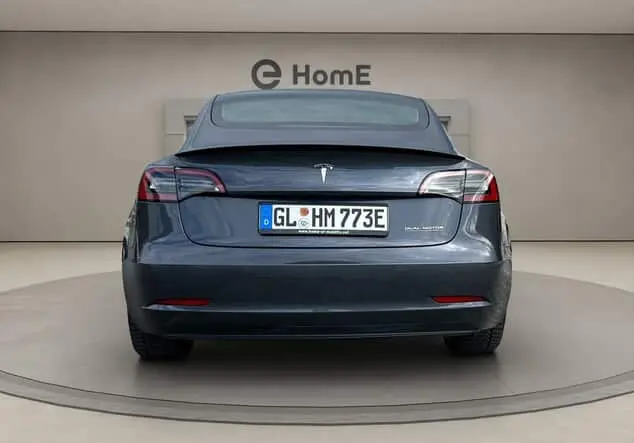 Angebotsdetails Tesla Model 3 Performance grau