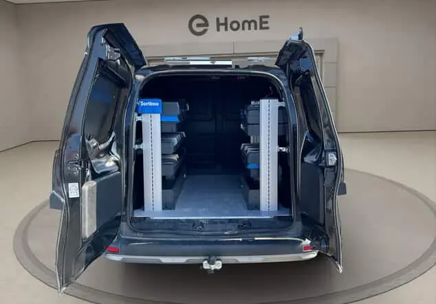 Angebotsdetails Nissan Townstar EV Kastenwagen L1 mit SORTIMO - PERFEKT FÜRS HANDWERK Schwarz
