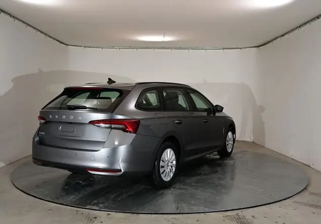 Angebotsdetails Skoda Octavia Combi Skoda Octavia Combi Essence 1.5 TSI 85 kW (116 PS) 7-Gang-DSG Graphite-Grau Metallic