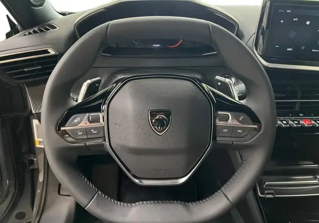 Angebotsdetails Peugeot 2008 Allure 1.2 Pure Grau/typ aussenverkleidung-lackierung