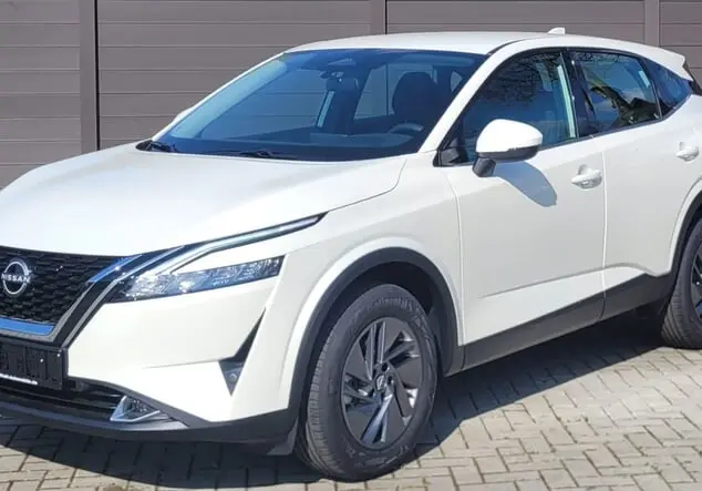Angebotsdetails Nissan Qashqai DIG-T Mild Hybrid Acenta X-Tronic weiß metallic / grau metallic