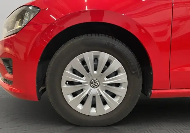 Angebotsdetails Volkswagen Golf Sportsvan 1.2 TSI Trendline / DAB+ Rot (Tornadorot)