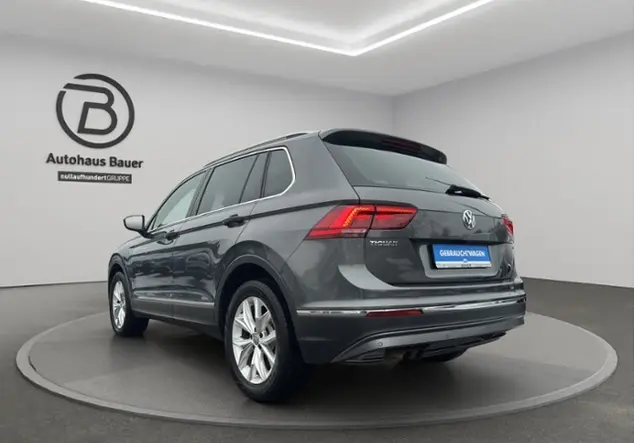 Angebotsdetails Volkswagen Tiguan 2.0 TSI Highline 4Motion Grau (Indiumgrau Metallic)