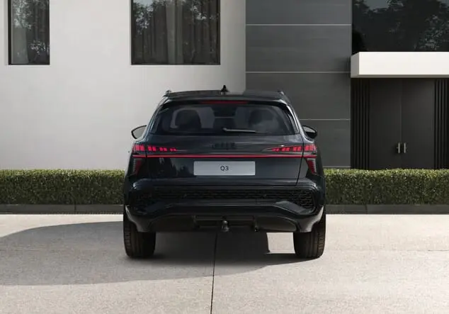 Angebotsdetails Audi Q3 Audi Q3 S line 1.5 TFSI 110 kW (150 PS) 7-Gang tronic Mythosschwarz Metallic
