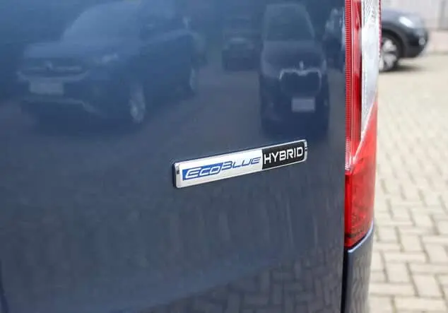 Angebotsdetails Ford Tourneo Custom Kombi 2.0 EcoBlue mHEV Chroma-Blau Metallic