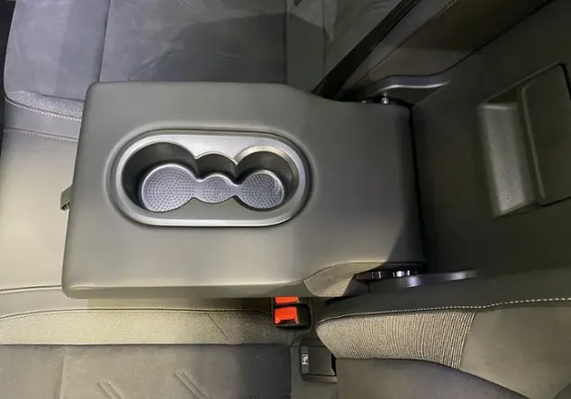 Angebotsdetails Volkswagen Golf VIII 1.5 TSI Style / RFK Schwarz (Grenadillschwarz Metallic)
