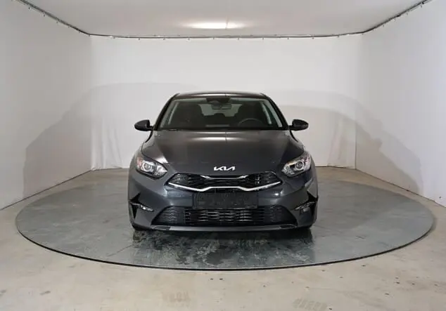 Angebotsdetails Kia Ceed Kia Ceed Silver 1.5 T-GDI 103kW (140PS) 6-Gang Pentametal Metallic