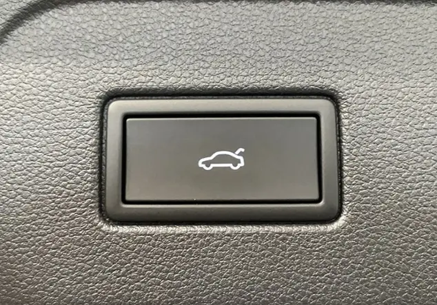 Angebotsdetails Volkswagen Touran Comfortline 1.5 TSI KLIMA NAVI AL Schwarz (Grenadillschwarz Metallic)