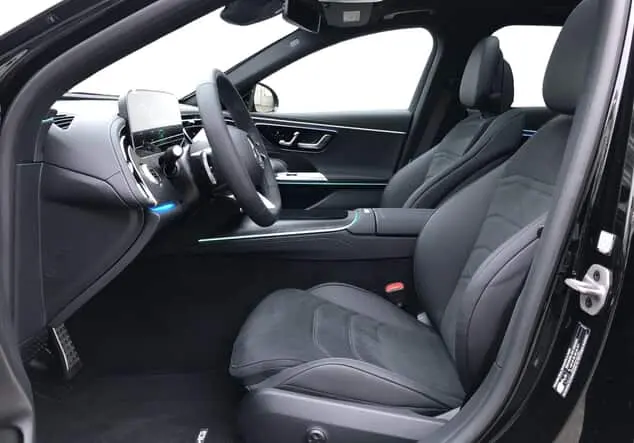 Angebotsdetails Mercedes-Benz E 220 d 4MATIC T-Modell Night Paket Schwarzlack obsidianschwarz