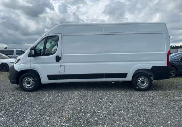 Angebotsdetails Opel Movano Opel Movano Cargo Kastenwagen verblecht L3H2 3.5t 2.2 BlueHDi 140 103 kW (140 PS) 6-Gang Cassablanca Weiß