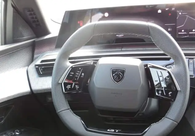 Angebotsdetails Peugeot 5008 Hybrid 145 e-DSC6 GT*360° Kamera* Okenitweiß