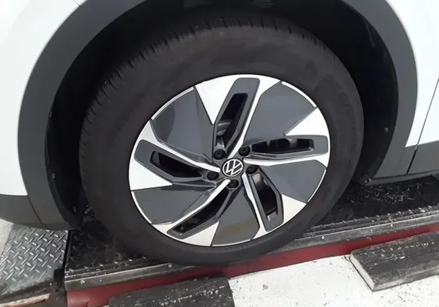 Angebotsdetails Volkswagen ID.4 Pro 82 kWh KLIMA NAVI ALU WeiÃ (GletscherweiÃ Metallic)