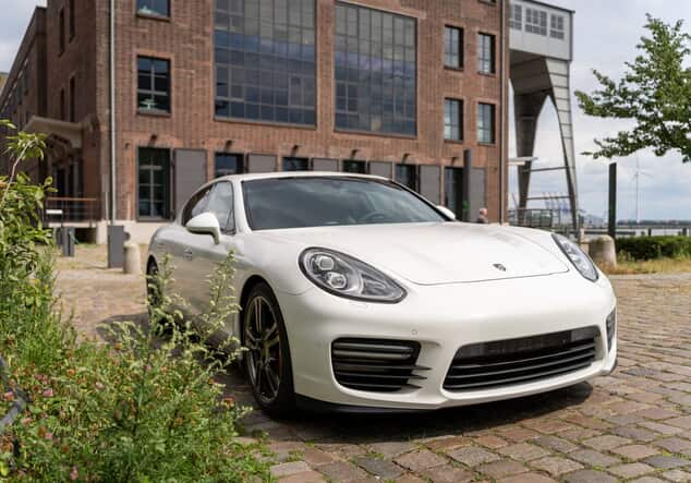 Angebotsdetails Porsche Panamera GTS weiß