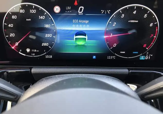 Angebotsdetails Mercedes-Benz GLA 200 AMG-Line ++sofort verfügbar++ Blau-lack spektralblau