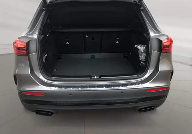 Angebotsdetails Mercedes-Benz GLA 200 ++sofort verfügbar++ Metalliclack mountaingrau