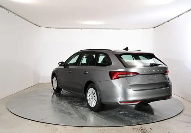 Angebotsdetails Skoda Octavia Combi Skoda Octavia Combi Essence 1.5 TSI 85 kW (116 PS) 7-Gang-DSG Graphite-Grau Metallic
