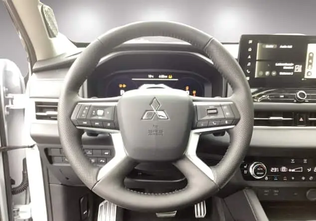 Angebotsdetails Mitsubishi Outlander Plug-in Hybrid TOP 2,4l Titan-Weiss/Panther-Schwarz (Schwarz)