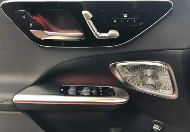 Angebotsdetails Mercedes-Benz C-Klasse 300 4MATIC T-Modell Schwarzlack obsidianschwarz