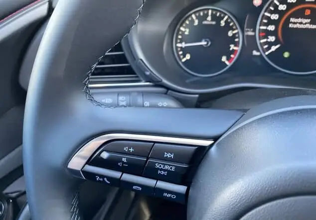 Angebotsdetails Mazda CX-30 HOMURA 2.5L e-SKYACTIV 140 OS 6AT Verschiedene Farben