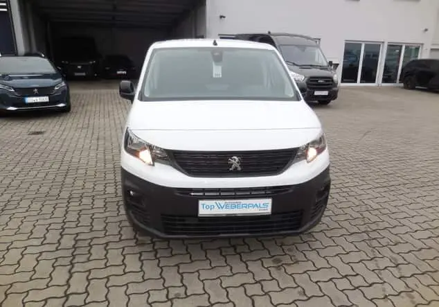Angebotsdetails Peugeot Partner KW L1 BlueHDi 100*AHK-Kamera-Klima* Eisweiß