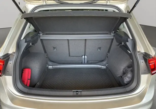Angebotsdetails Volkswagen Tiguan 1.5TSI Life RfK MatrixLED Silber (Ivory Silver Metallic)