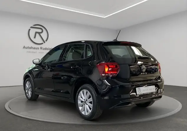 Angebotsdetails Volkswagen Polo 1.0 TSI Highline / Einparkhilfe Schwarz (Deep Black Perleffekt)