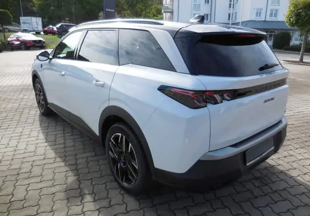 Angebotsdetails Peugeot 5008 Hybrid 145 e-DSC6 GT*360° Kamera* Okenitweiß