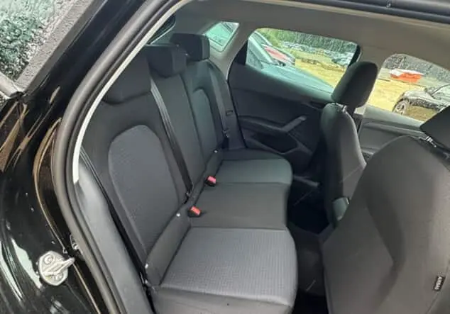 Angebotsdetails Seat Ibiza Seat Ibiza FR Black Edition 1.0 TSI 85 kW (116 PS) 7-Gang-DSG Midnight Schwarz Metallic