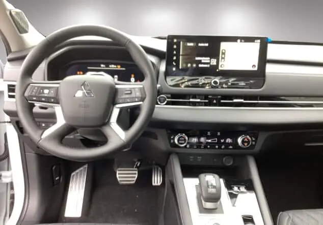 Angebotsdetails Mitsubishi Outlander Plug-in Hybrid TOP 2,4l Titan-Weiss/Panther-Schwarz (Schwarz)