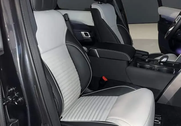 Angebotsdetails Land Rover Discovery Dynamic HSE D300 AWD*PANO*AHK carpathian-grey