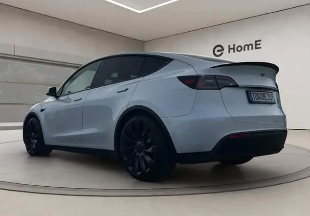 Angebotsdetails Tesla Model Y Performance weiß