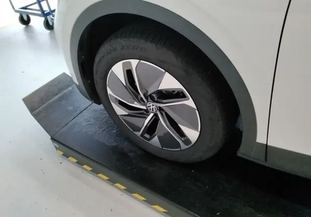Angebotsdetails Volkswagen ID.4 Pro KLIMA ALU WeiÃ (GletscherweiÃ Metallic)