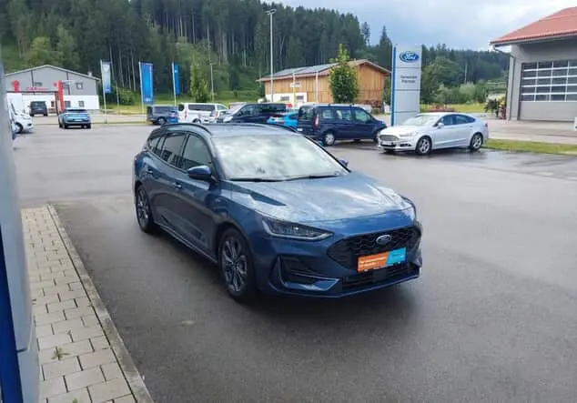 Angebotsdetails Ford Focus ST - LINE X 1.0L MHEV 155PS 7-GANG-AUTOMATIK CHROME-BLUE METALLIC