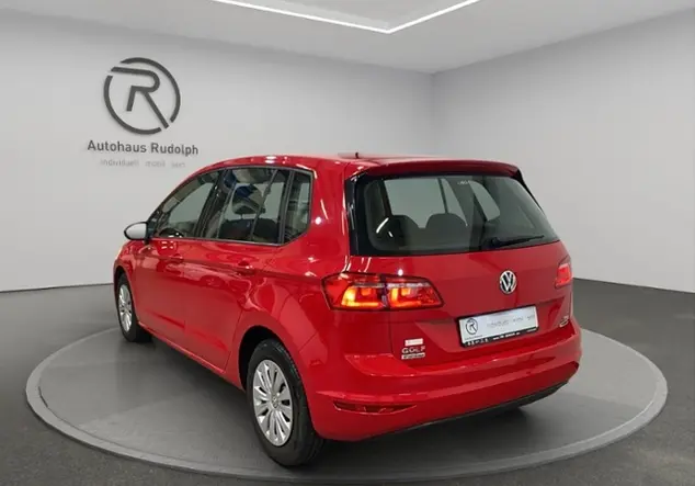 Angebotsdetails Volkswagen Golf Sportsvan 1.2 TSI Trendline / DAB+ Rot (Tornadorot)