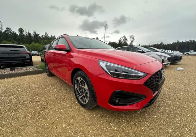 Angebotsdetails Hyundai i30 Kombi Hyundai Wagon Family 1.5 T-GDI MHEV 103 kW (140 PS) 7-Gang-DSG Frontantrieb Engine Red
