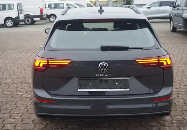 Angebotsdetails Volkswagen Golf Variant Business Uranograu