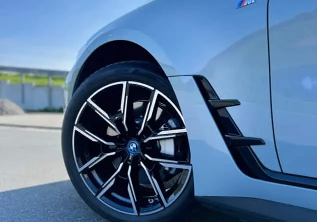 Angebotsdetails BMW i4 eDrive40 Gran Coupé M Brooklyn Grau metallic