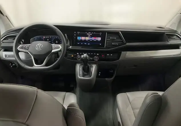 Angebotsdetails Volkswagen California T6.1 California OCEAN 2.0TDI 204PS NP.112T 4M ACC.AHK.STHZG.NAVI+VC.DCC.MARKISE Silber / Rot