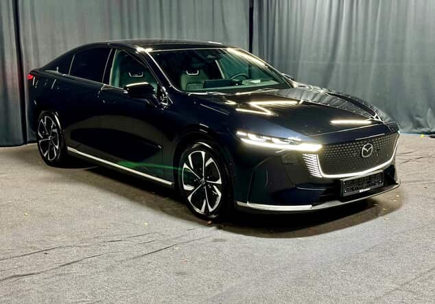 Angebotsdetails Mazda 6E 6e 258PS TAKUMI*LEDER-S*PANO Jet Black