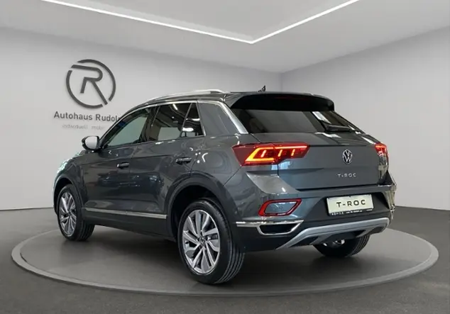 Angebotsdetails Volkswagen T-Roc Style 1.5 TSI STANDHEIZUNG Grau (Indiumgrau Metallic)