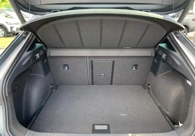 Angebotsdetails Cupra Formentor VZ 2.0 TSI 245 kW (333 PS) 7-Gang 4Drive Schwarz, Grau und Weiß