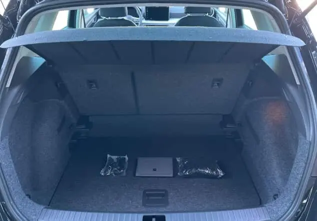 Angebotsdetails Seat Arona Arona Road Edition 1.0 TSI 85 kW (116 PS) 7-Gang-DSG Weiß Metallic, Schwarz Metallic, Grau Metallic