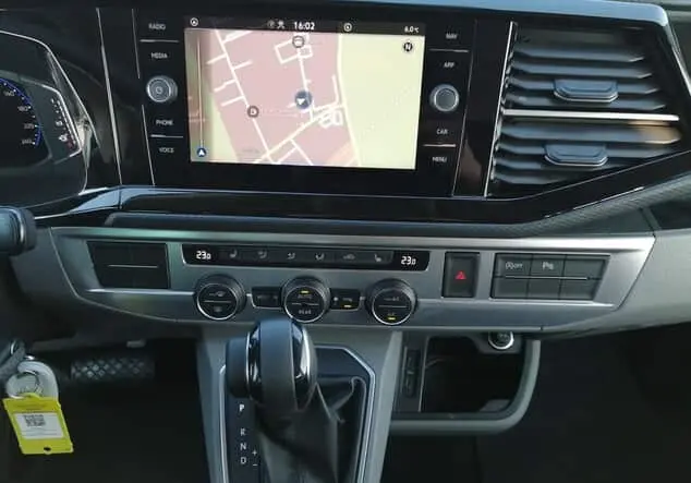 Angebotsdetails Volkswagen Caravelle T6.1 Caravelle COMFORTLINE 2.0TDI 150PS LED.NAVI.STANDHZG.VIRTUAL.KAMERA.PDC Deep Black Perleffekt