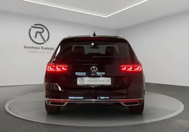 Angebotsdetails Volkswagen Passat Variant GTE 1.4 TSI / Schwarz (Deep Black Perleffekt)